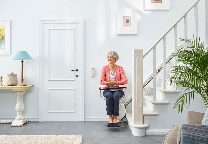 Installation monte-escalier extérieur / intérieur pour handicapé