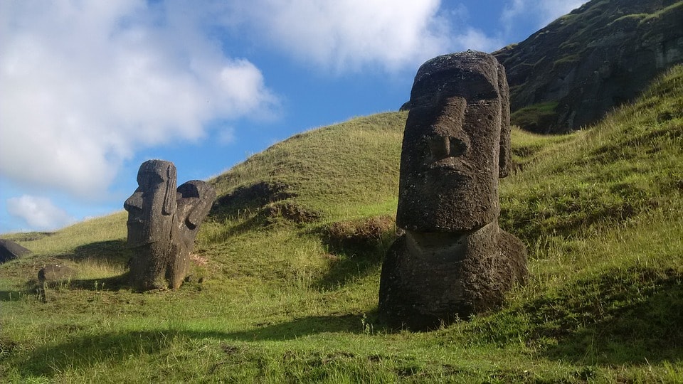 MOAÏS DE L’ÎLE DE PÂQUES