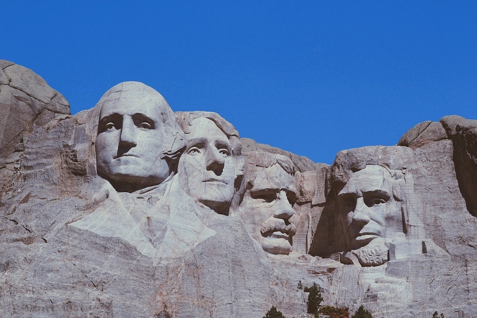 MONT RUSHMORE