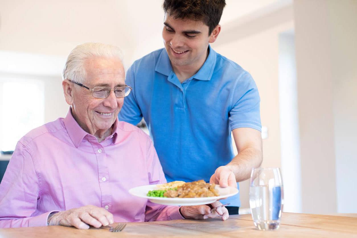 aide à domicile, accompagner les personnes âgées