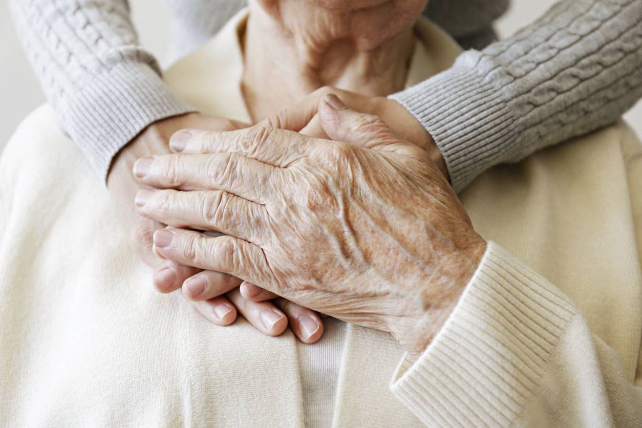 lutter contre l'isolement des personnes âgées