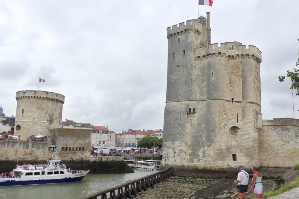 Les Tours Saint Nicolas Et De La Chaine De La Rochelle 960x640